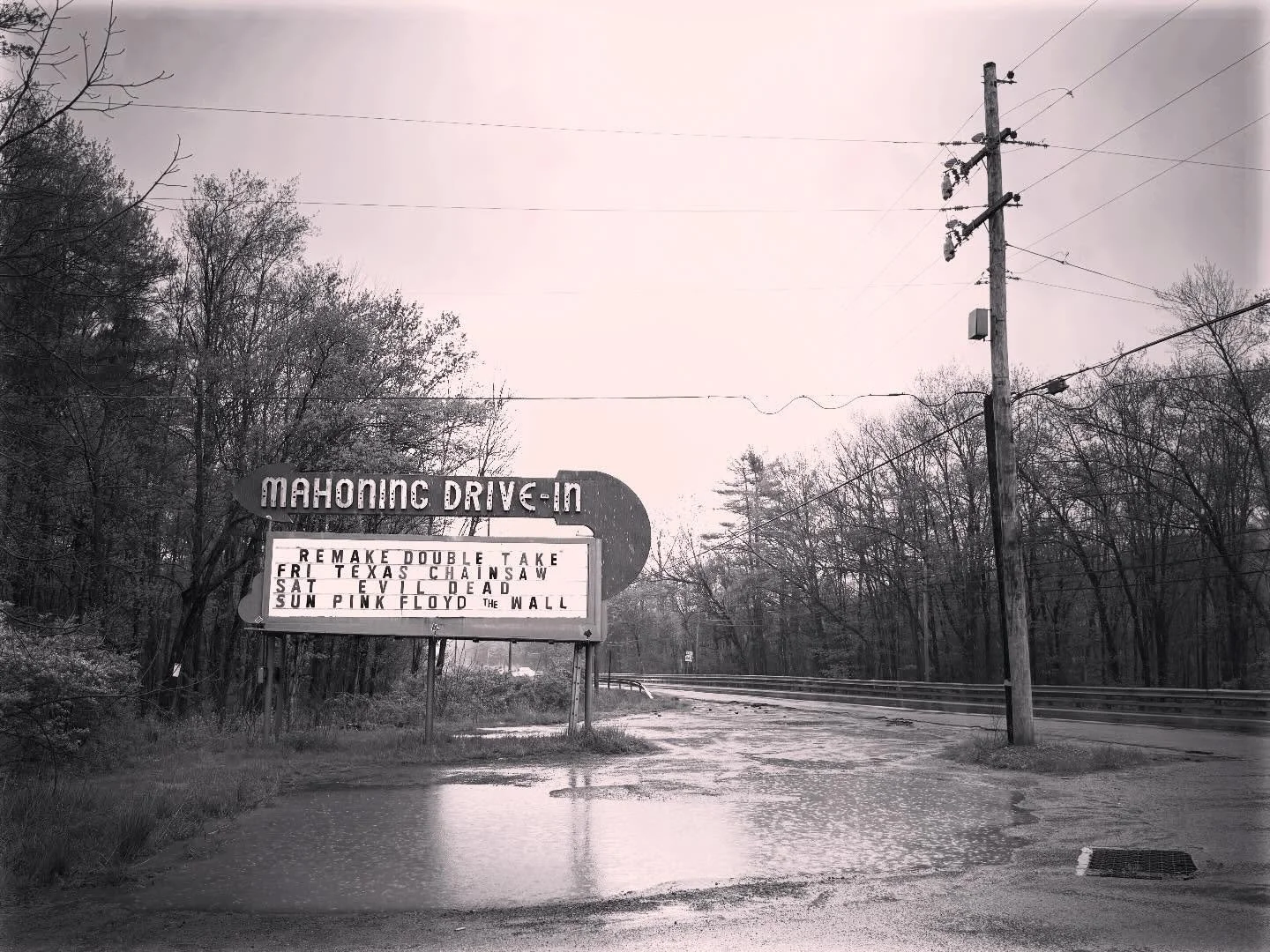 Drive In&hellip;a heartbeat still ticking in cinema #cinema #driveinmovie #doublefeature @mahoningdriveintheater
