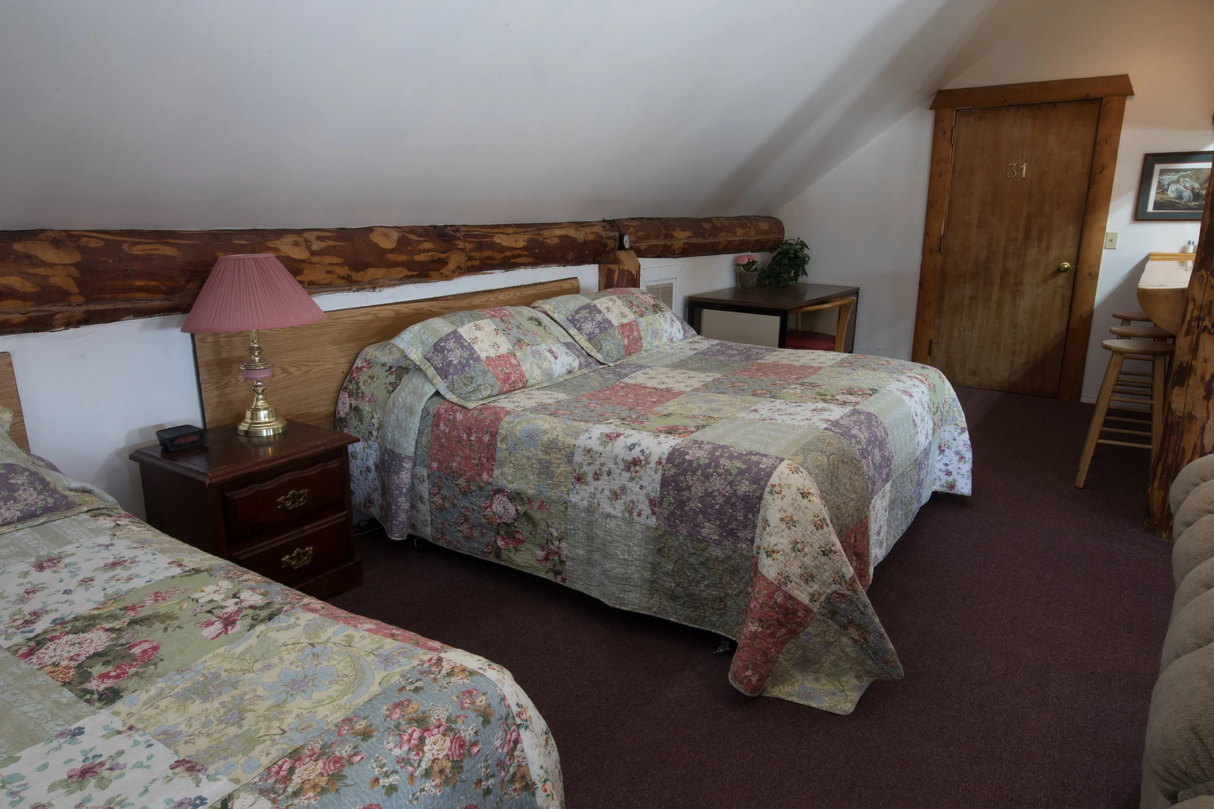 Room 32 (12).jpg