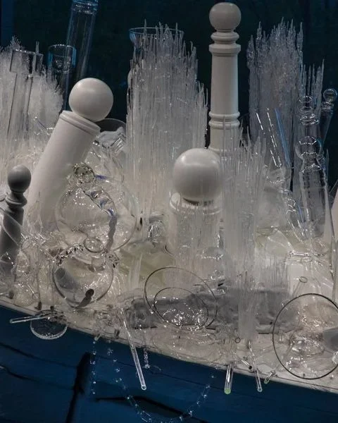 Neues Glas-New Glass: Reflections of the Past