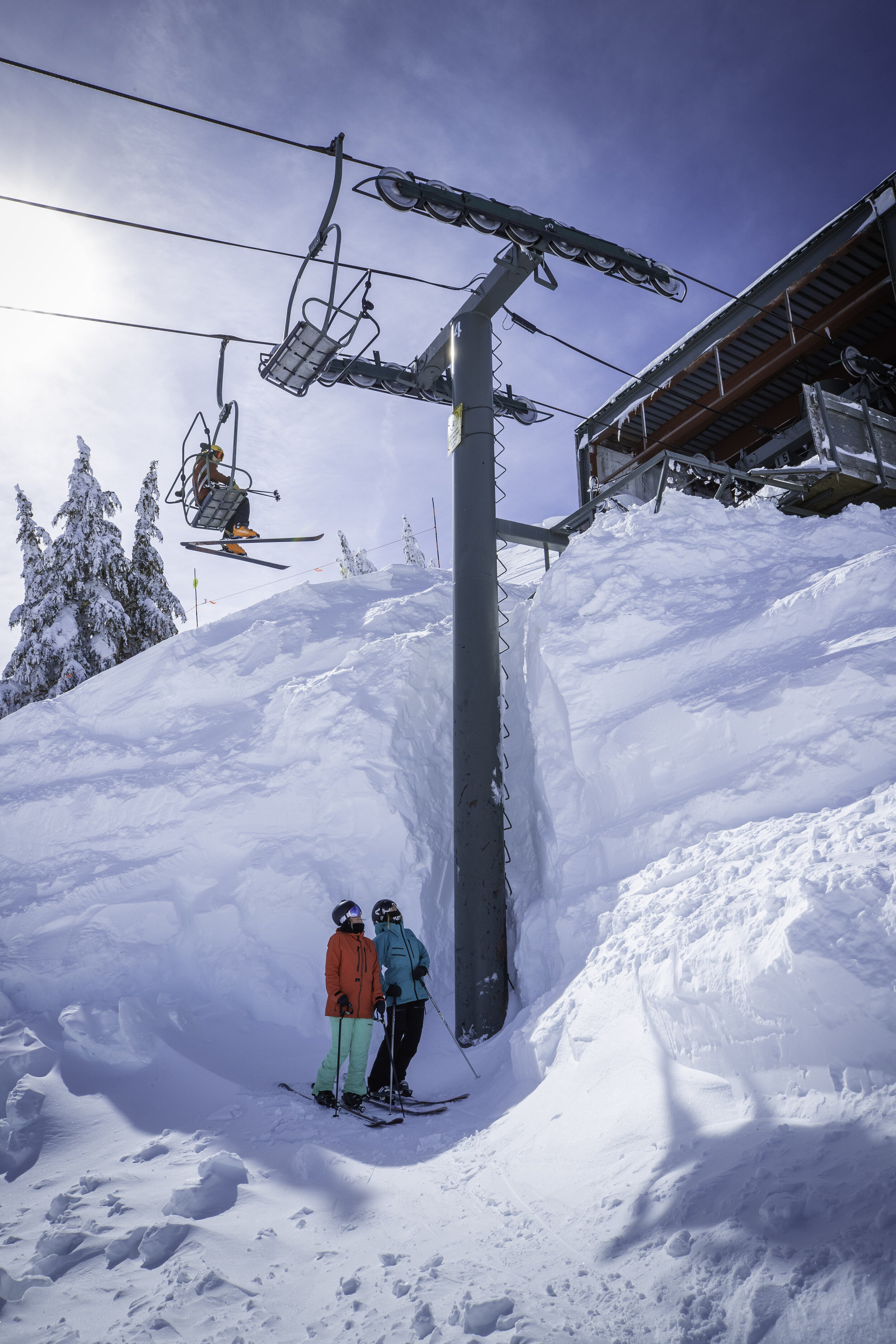 2019-03-14_AM_ BA_AlpineSnowBanksBluebirdGroomerChaletSnowBeachBeers_0013.JPG