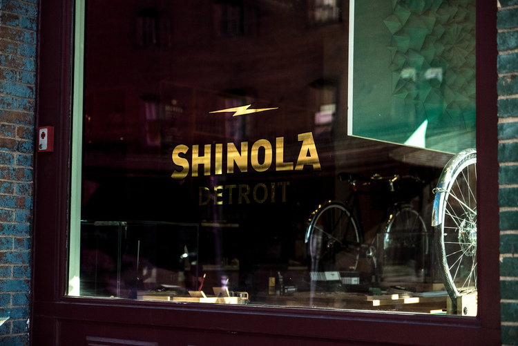  _ SHINOLA DETROIT  _ GOLDLEAF LETTERING  _ 2017 