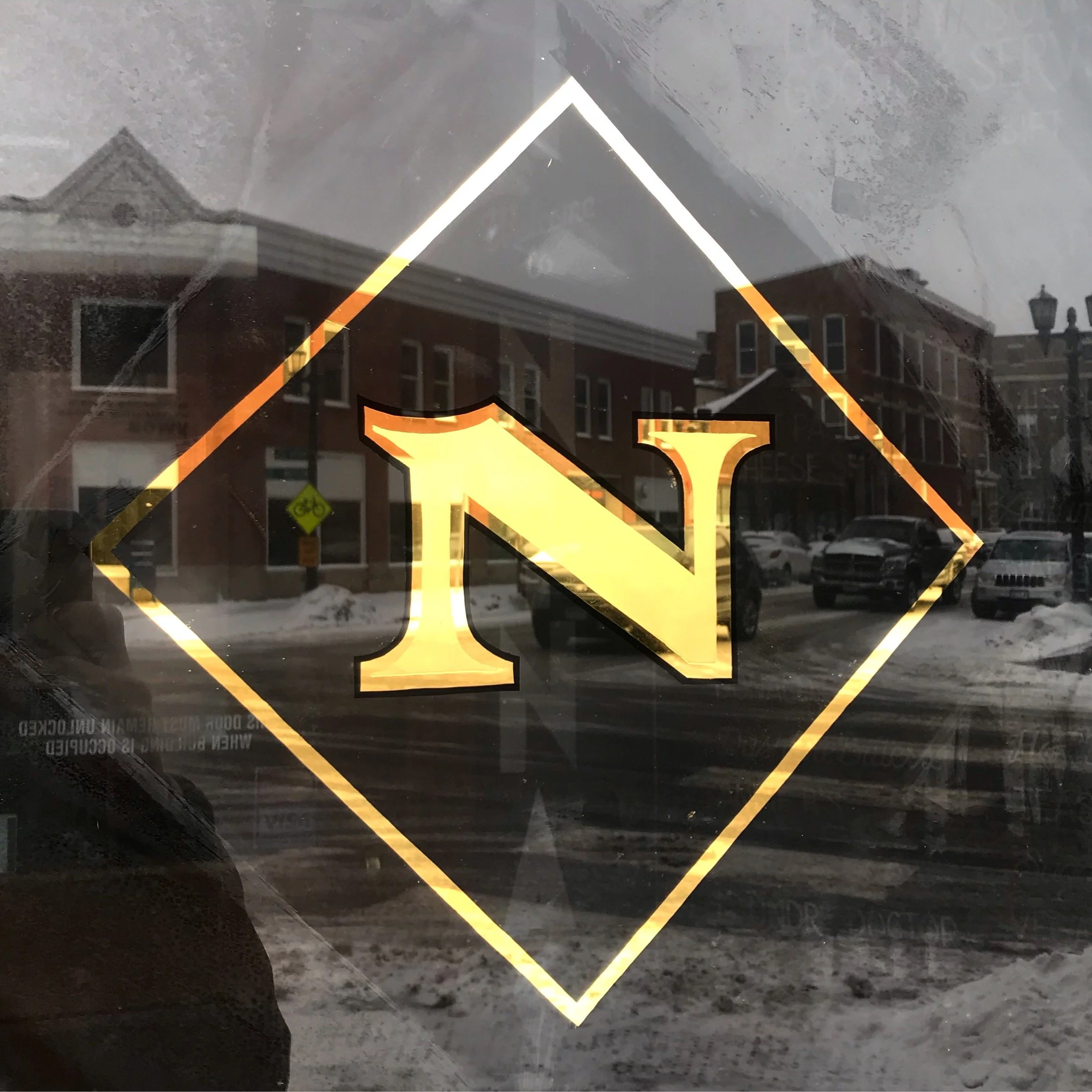 gold-leaf-lettering-ninas-coffee-shop-1.JPG