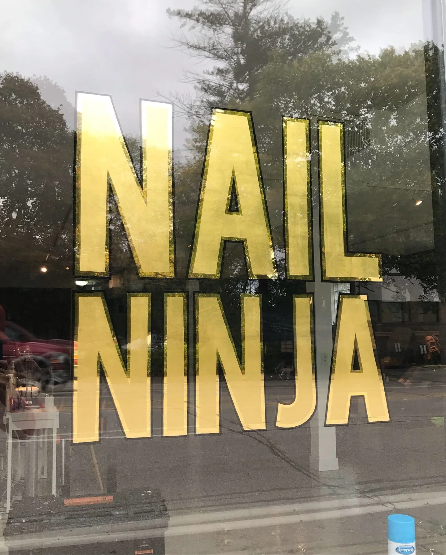 goldleaf-nail-ninja-window-sign.JPG