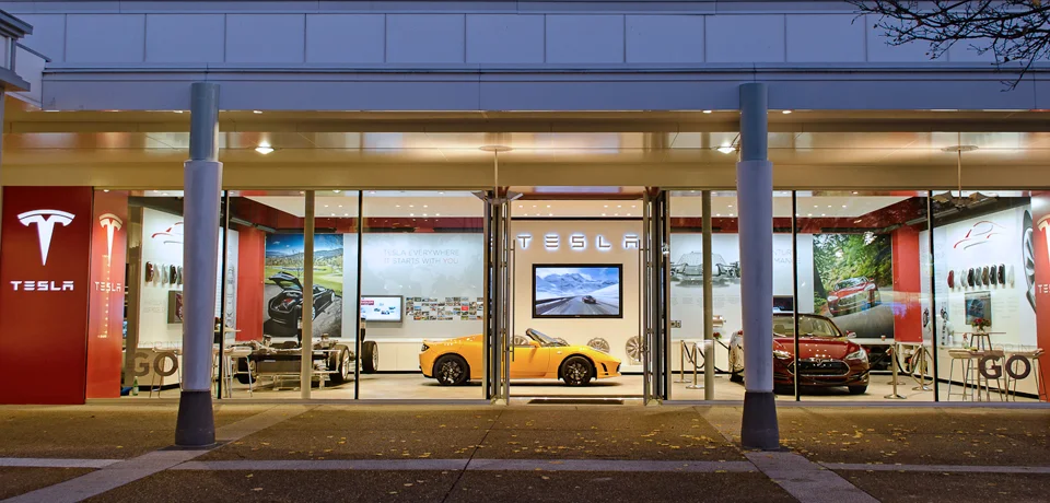 tesla_retail_oakbrook.jpg