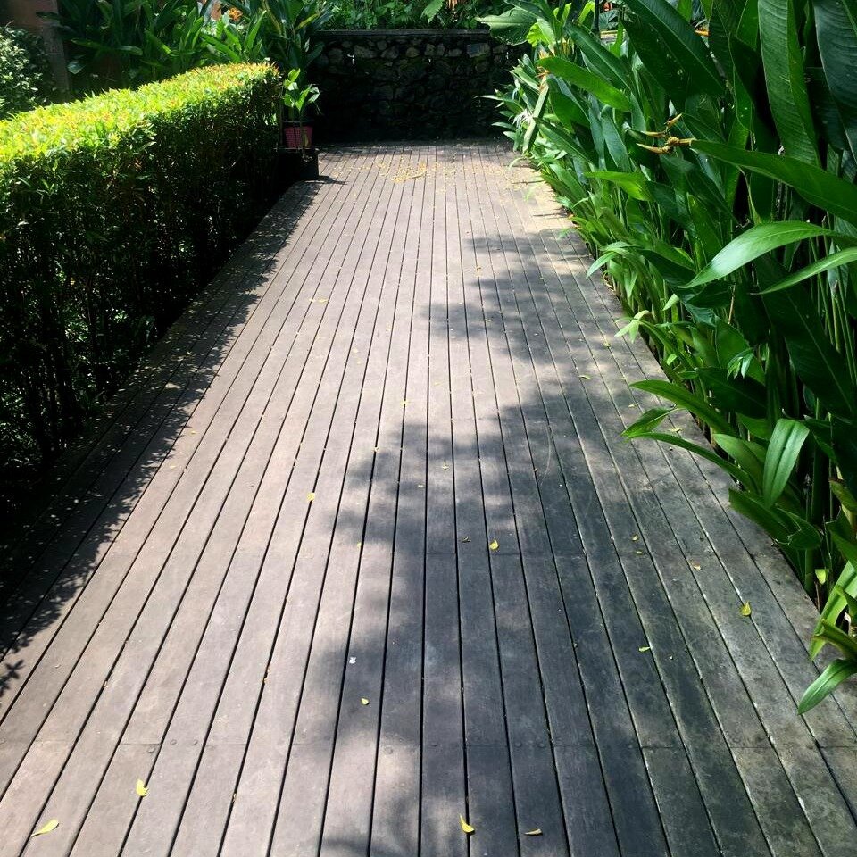 You could have a regular pathway to your property, or you could use reclaimed wood decking to turn an otherwise &quot;boring&quot; part of your property into something that will impress your visitors from their arrival! Be creative and choose long-la