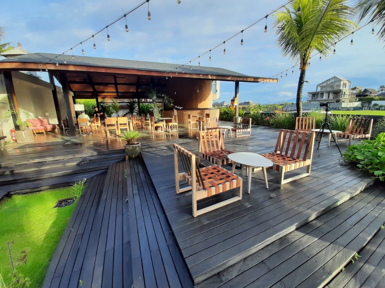 Centuries of history, zero new trees cut. That's the legacy you bring home with Kaltimber&rsquo;s reclaimed Ulin ironwood. This is more than just hardwood decking; it's a testament to sustainable luxury, offering unmatched, termite-resistant durabili