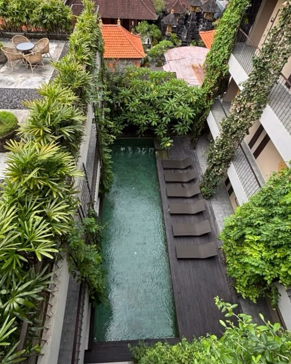 Luxury Meets Legacy: Dive into Kaltimber Quality 💦

Imagine sinking your toes into this! We supplied the reclaimed wood decking for this incredible poolside escape, proving that sustainable can be spectacularly luxurious.

Why choose reclaimed wood 