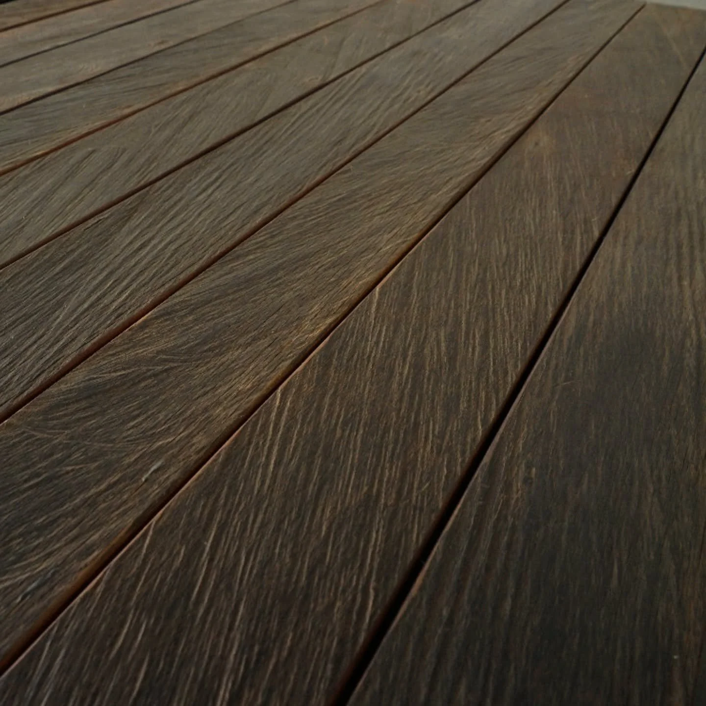 Elevate your outdoor space with reclaimed ironwood that&rsquo;s built for the tropics 🌿
Crafted from 100% recycled Ulin, our rustic ironwood decking brings natural strength, slip resistance, and long-term beauty to any poolside project. It&rsquo;s a