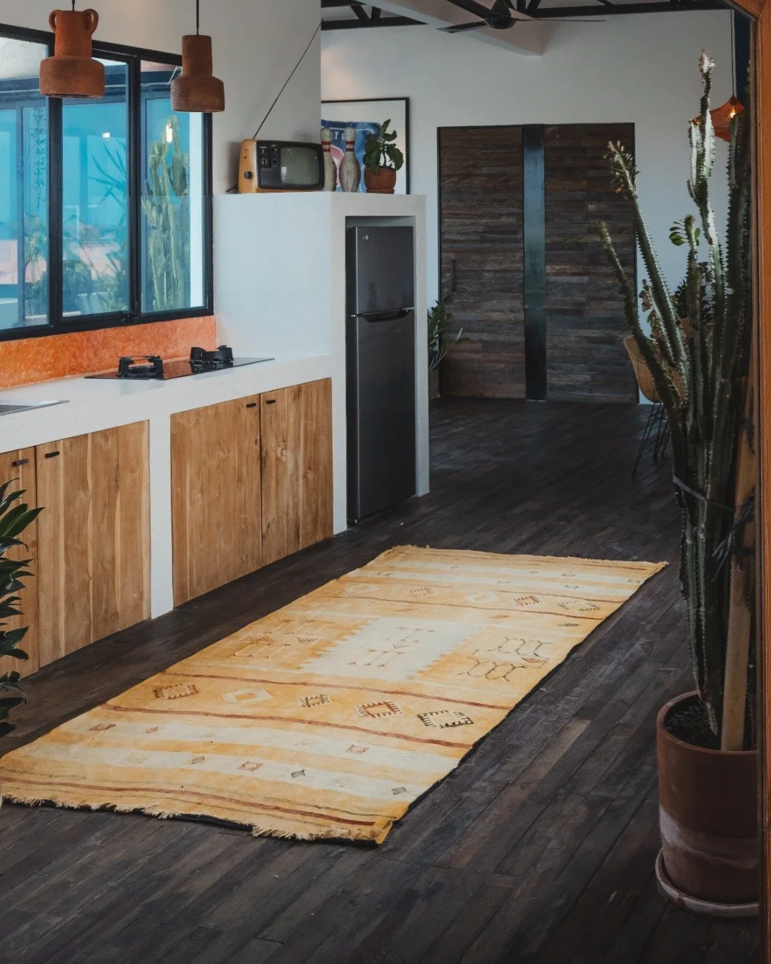 STOP SPECIFYING "FLAT" FLOORS.
In modern tropical design, the biggest enemy is sterility. If you pair concrete walls with a smooth, factory-finished floor, the space feels cold. It feels "manufactured."

Clients in 2026 won't only