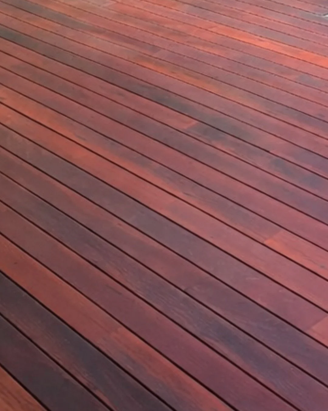 Poolside surfaces have one job: stay beautiful while dealing with everything&mdash;sun, rain, humidity, splashes, and bare feet.

This private villa in Bali chose Kaltimber reclaimed wood decking for exactly that reason: a naturally durable hardwood 