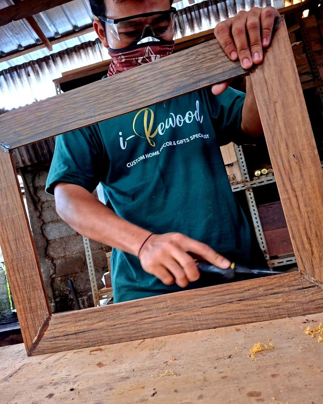 Even reclaimed ironwood has leftovers.

At Kaltimber, reclaimed ironwood already lived a long life before becoming decking or flooring. But production still leaves small pieces behind &mdash; too good to waste.

That&rsquo;s where I-Rewood steps in.
