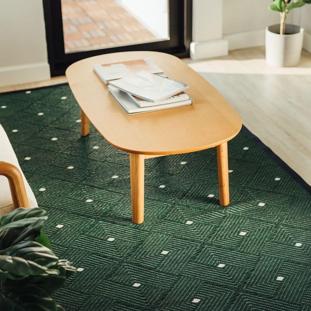 EASE mat in Emerald. Available in M (150cm x 240cm). 📷 by @pdmbrand 
#mightymat #wovenmat #pdmbrand #indooroutdoormat #inandoutmat #mat #recycledpolypropylene #doublesidedmat #tropicalcarpet #mat #home #design #furnituredesign #productdesign #sghome