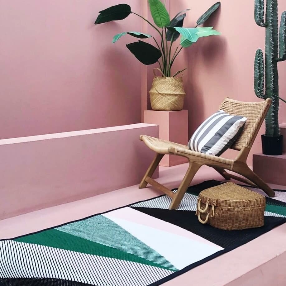 Brighter days ahead! Muria mat in new colourway - pine valley. 📷: @pdmbrand 
#mightymat #wovenmat #pdmbrand #indooroutdoormat #inandoutmat #mat #recycledpolypropylene #doublesidedmat #tropicalcarpet #mat #home #design #furnituredesign #productdesign