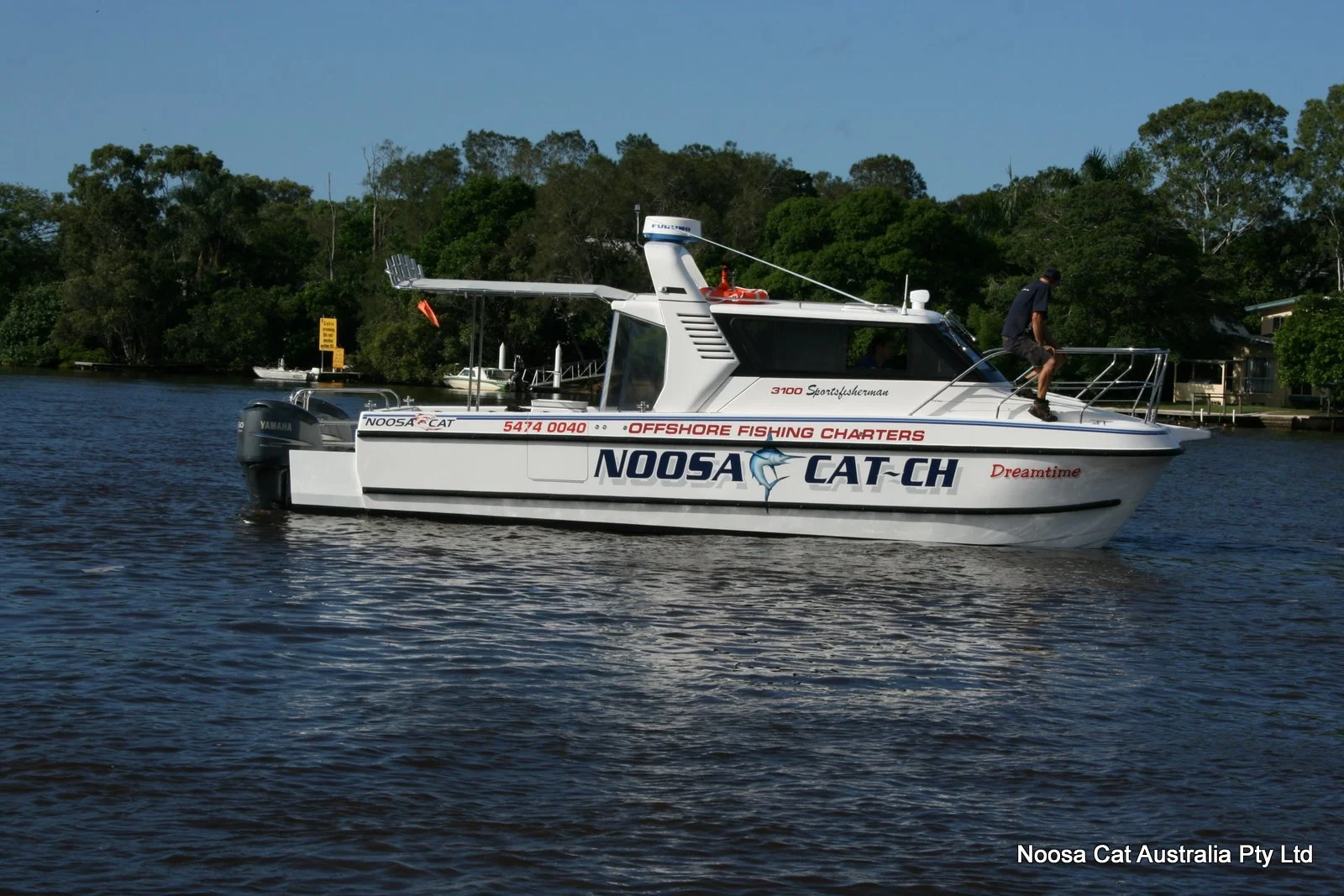 charter-noosa-cat-australia