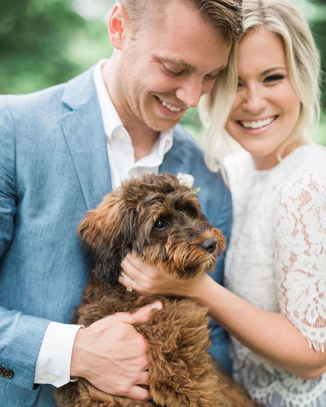 Sneak peek from the AMAZINGGG @hannahbjorndal of @taco.murphy's first modeling gig! 😍😂 more coming soon from this stellar styled shoot! .
Photography: @hannahbjorndal
Venue: @rustmanorhouse
Hair: @jewelhairdesign
Makeup: @agapemakeupandhair
Florals