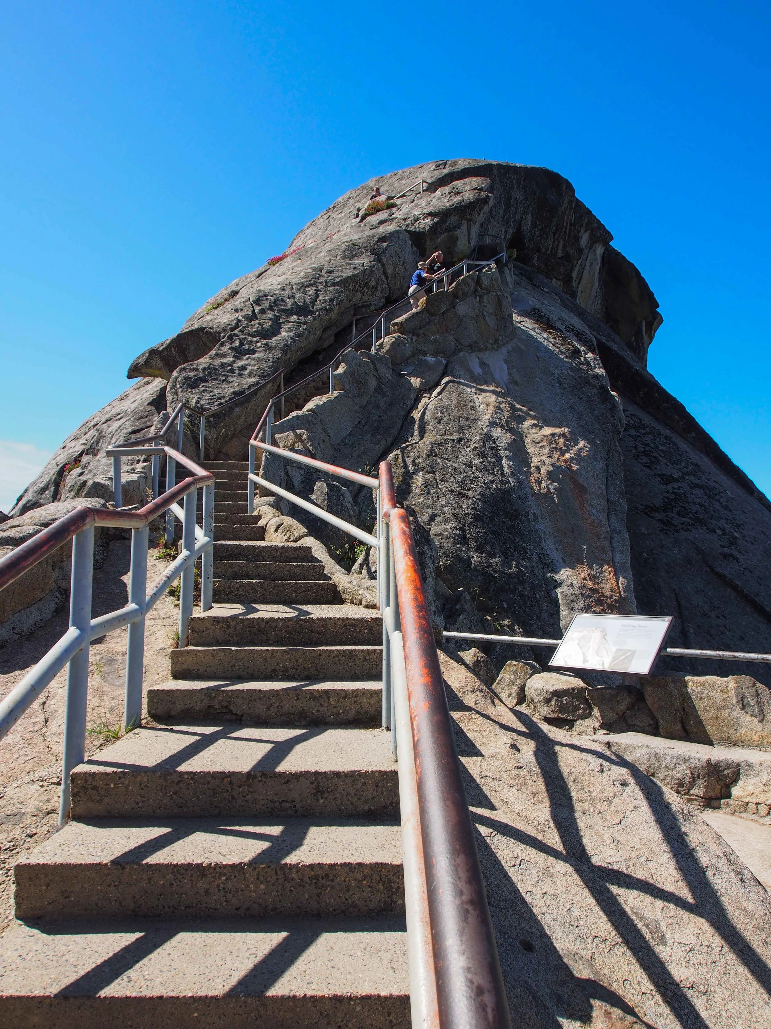 Interesting facts placed every couple hundred of feet