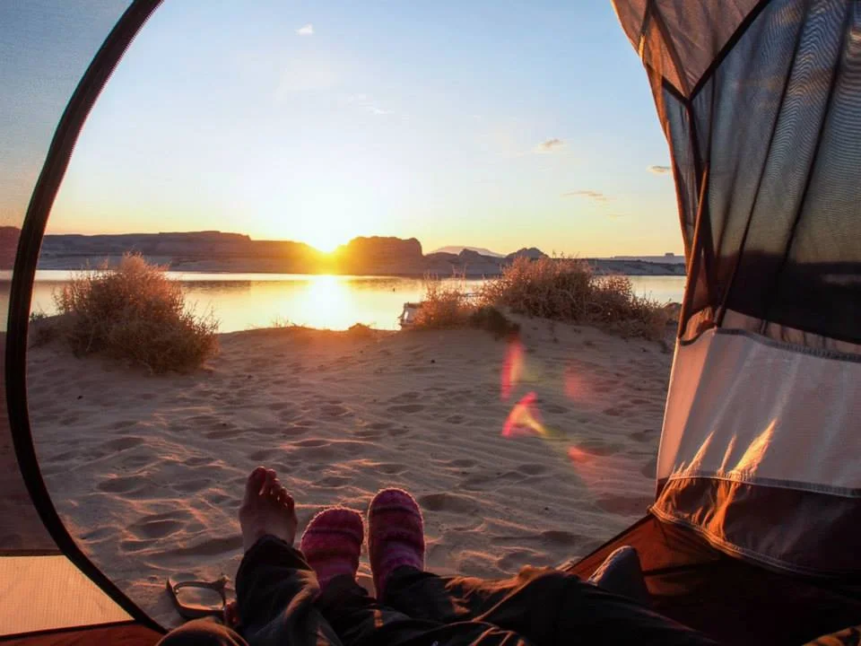 Lone Rock Beach Camping - Glen Canyon NRA, AZ