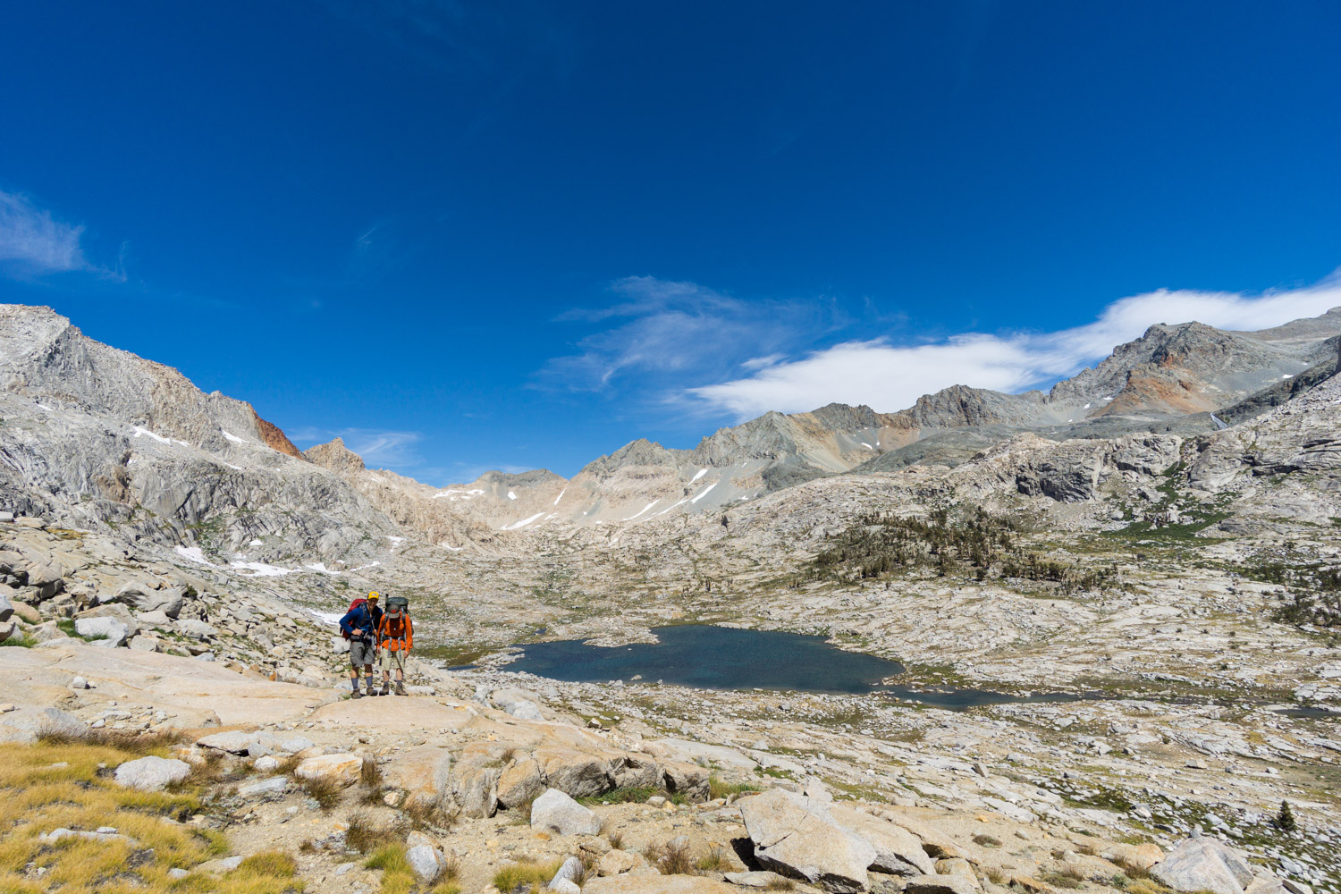 hiking over kaweah gap down to big arroyo