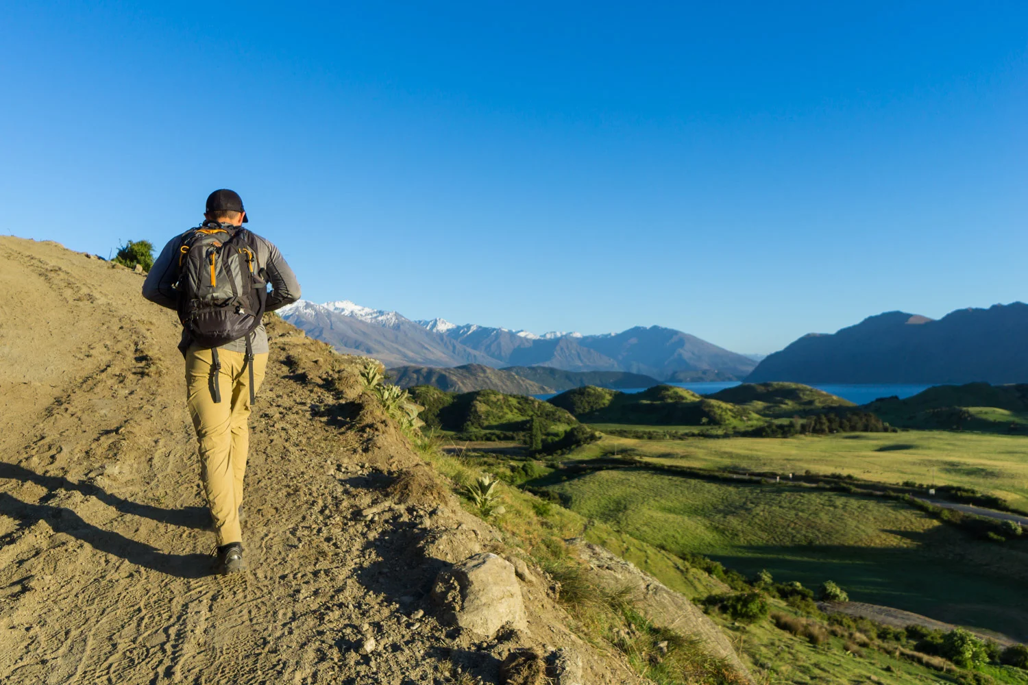 spring-hike-roys-peak-dayhike-wanaka.jpg