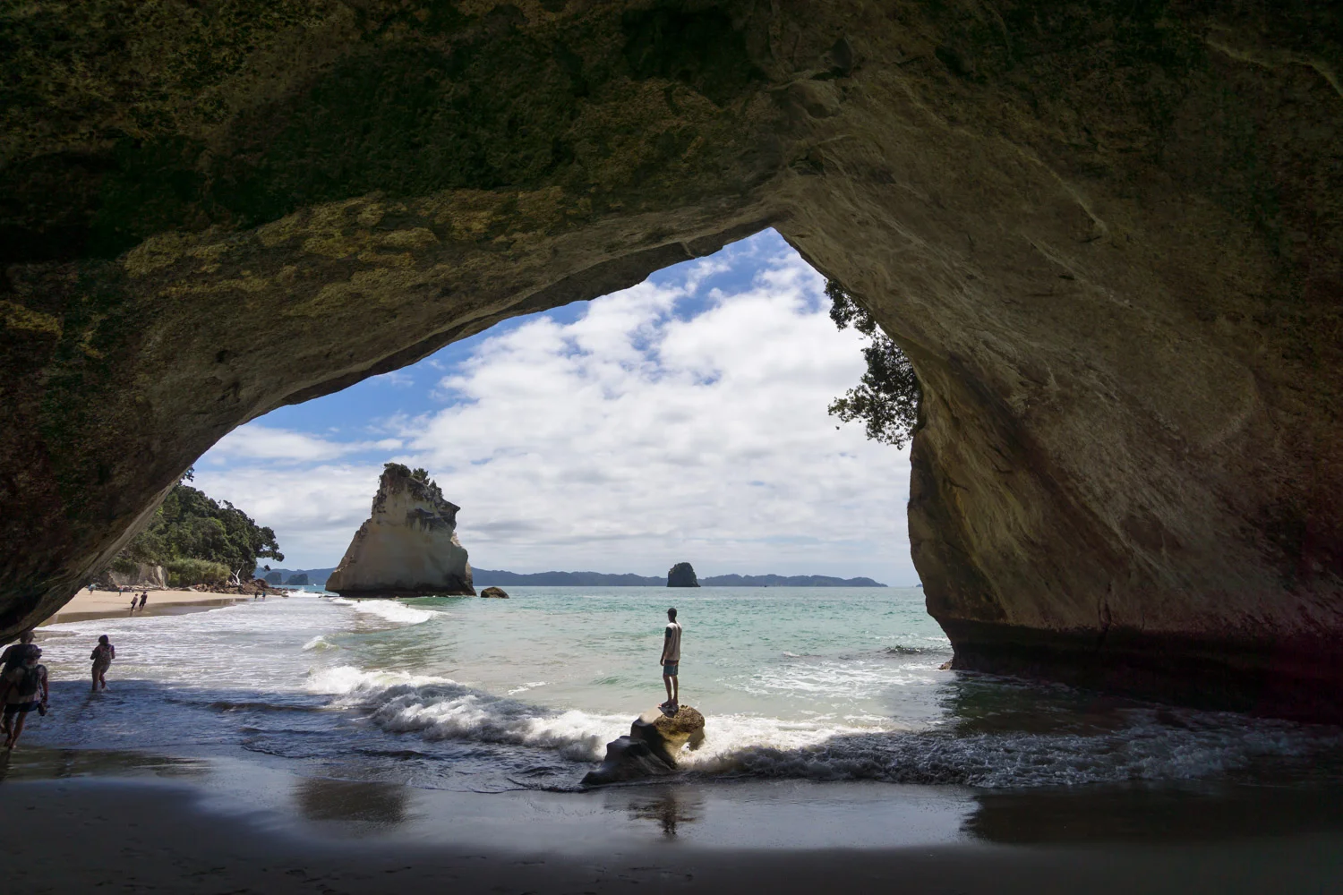 Hike To Cathedral Cove Hahei New Zealand Backcountrycow Backpacking And Outdoor Travel