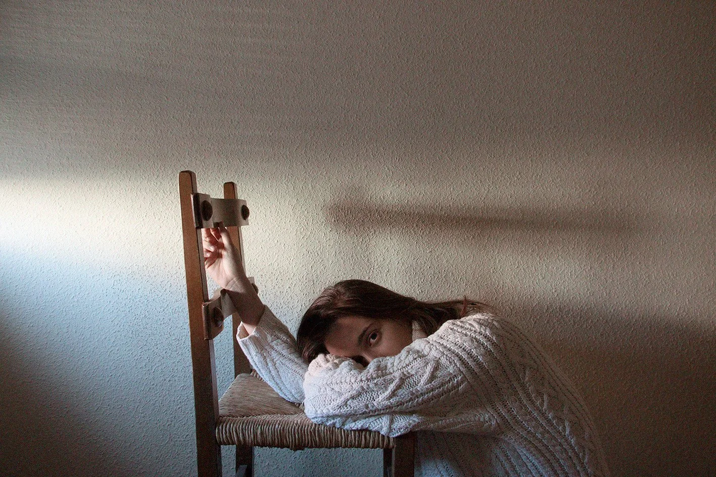 Mujer sola en casa.jpg