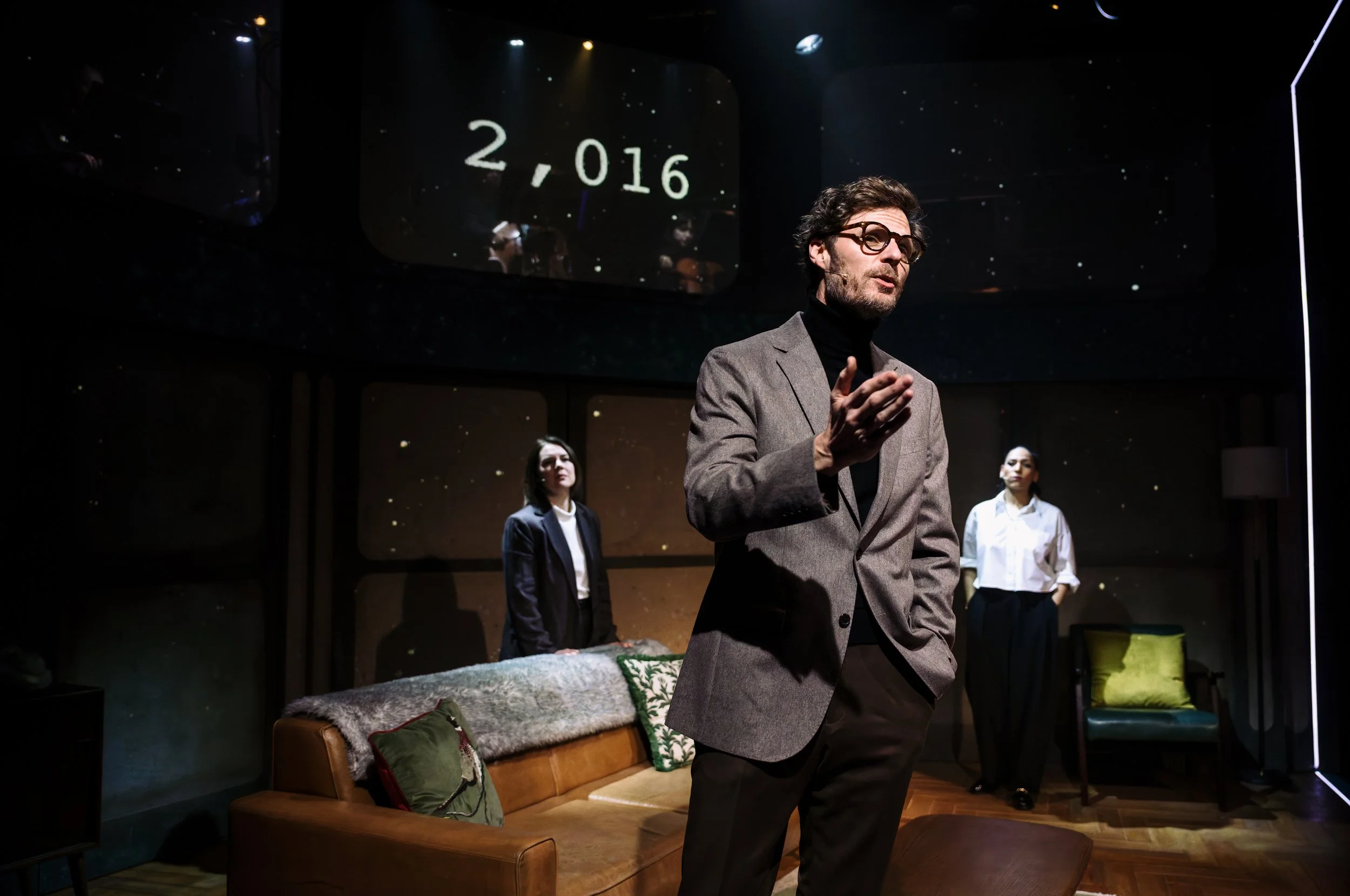 Flyby@SouthwarkPlayhouse_(c)Alex Brenner__12_2610-dx_s.jpg
