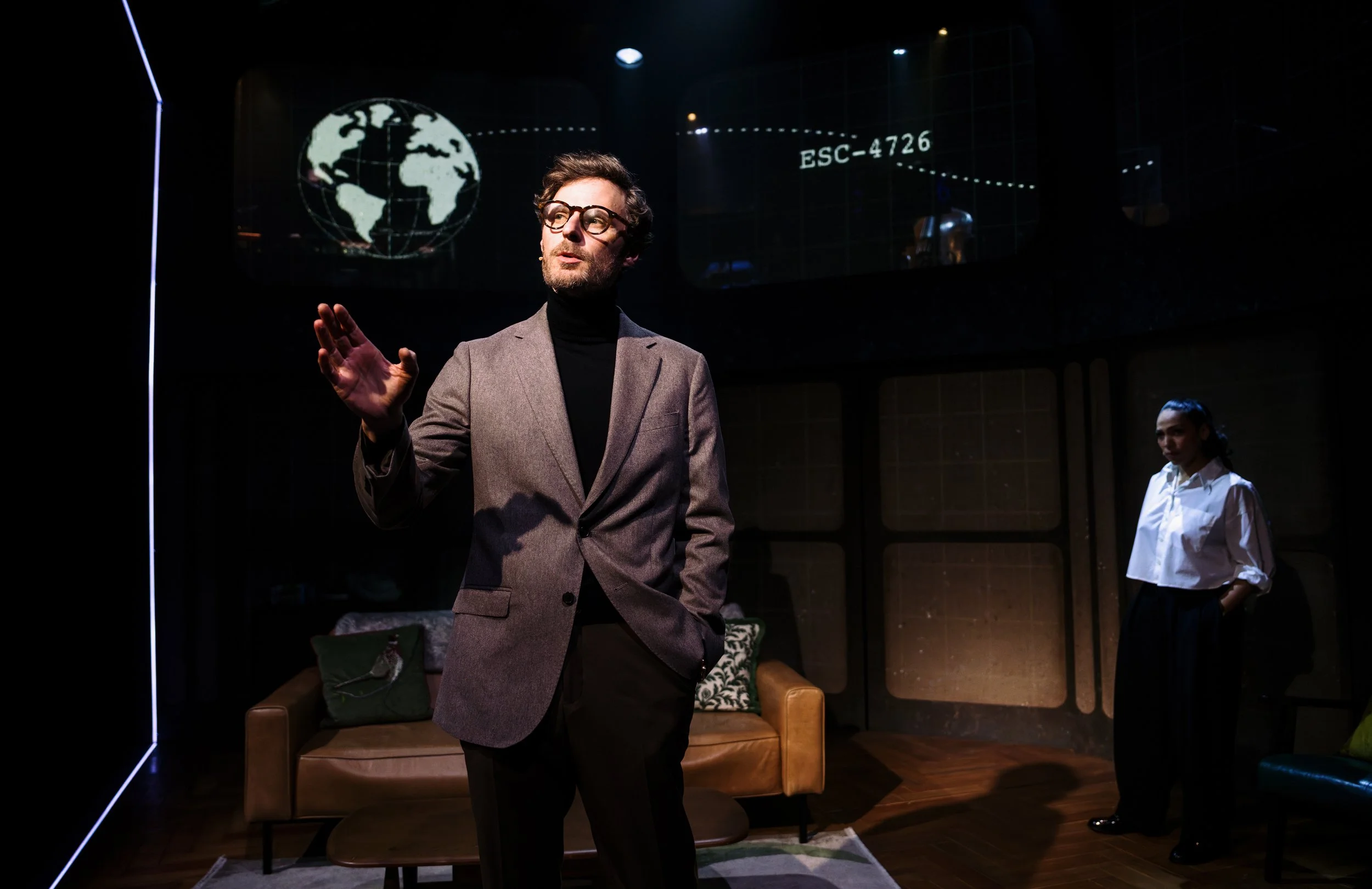 Flyby@SouthwarkPlayhouse_(c)Alex Brenner__12_2641-dx_s.jpg