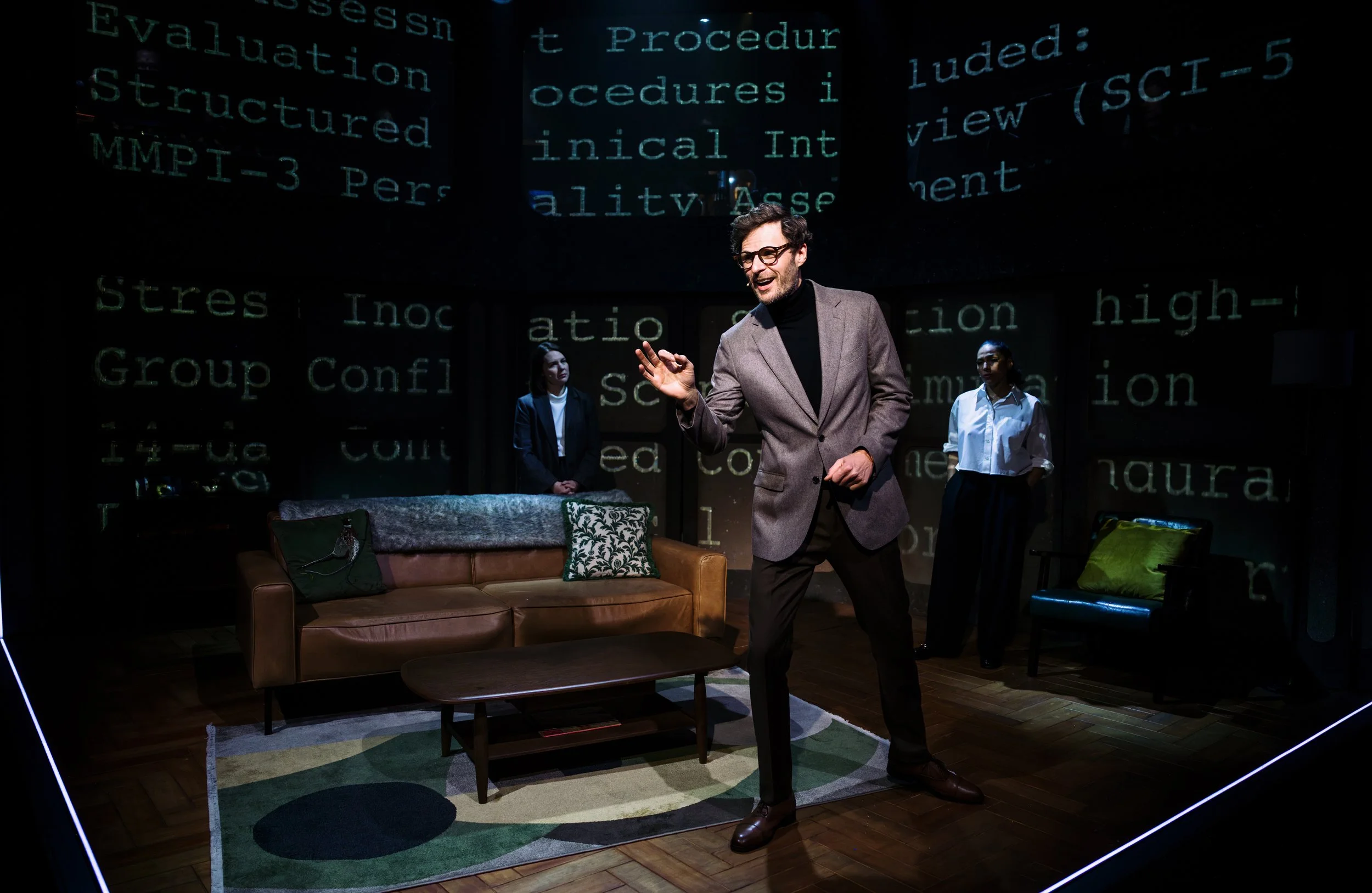 Flyby@SouthwarkPlayhouse_(c)Alex Brenner__12_2670-dx_s.jpg