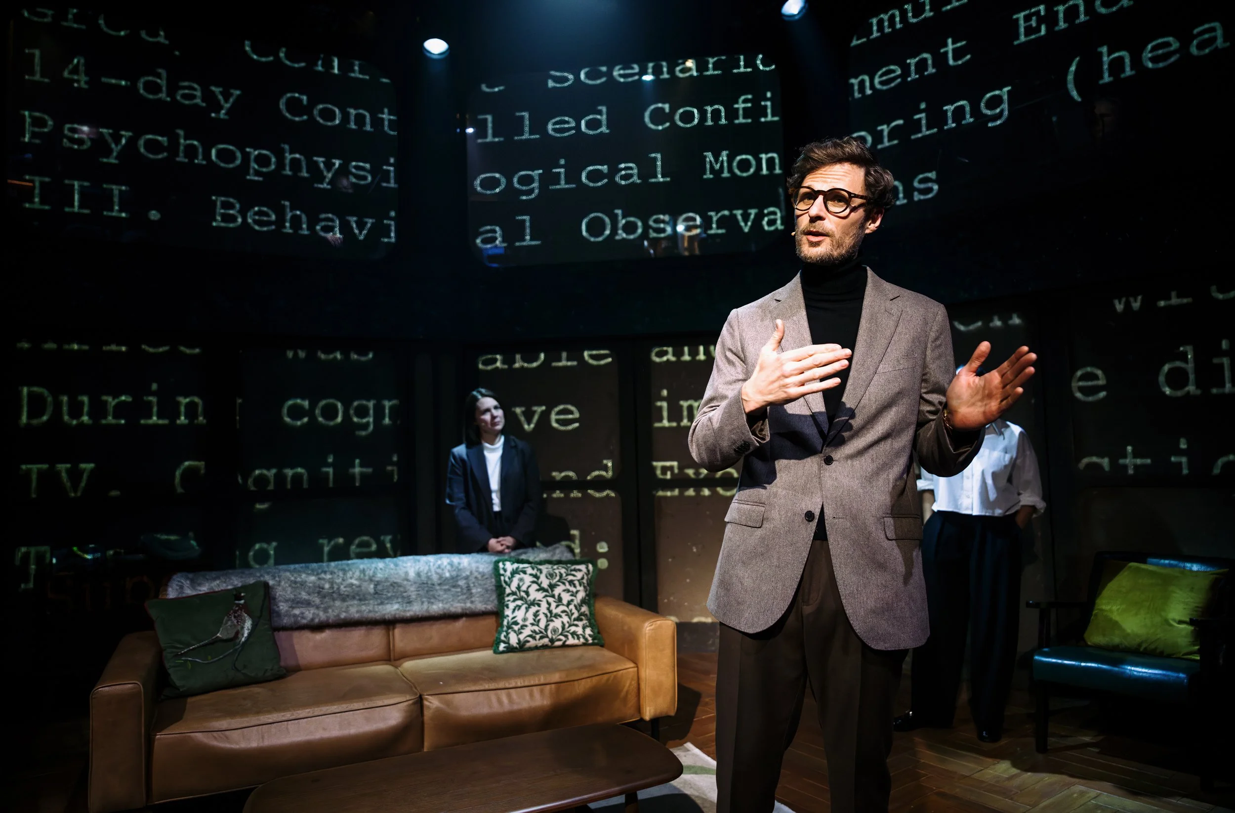 Flyby@SouthwarkPlayhouse_(c)Alex Brenner__12_2677-dx_s.jpg