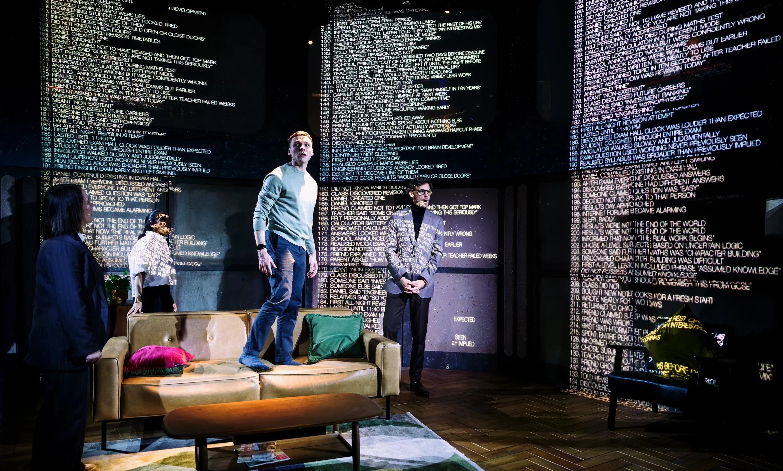Flyby@SouthwarkPlayhouse_(c)Alex Brenner__12_4544-dx_s.jpg