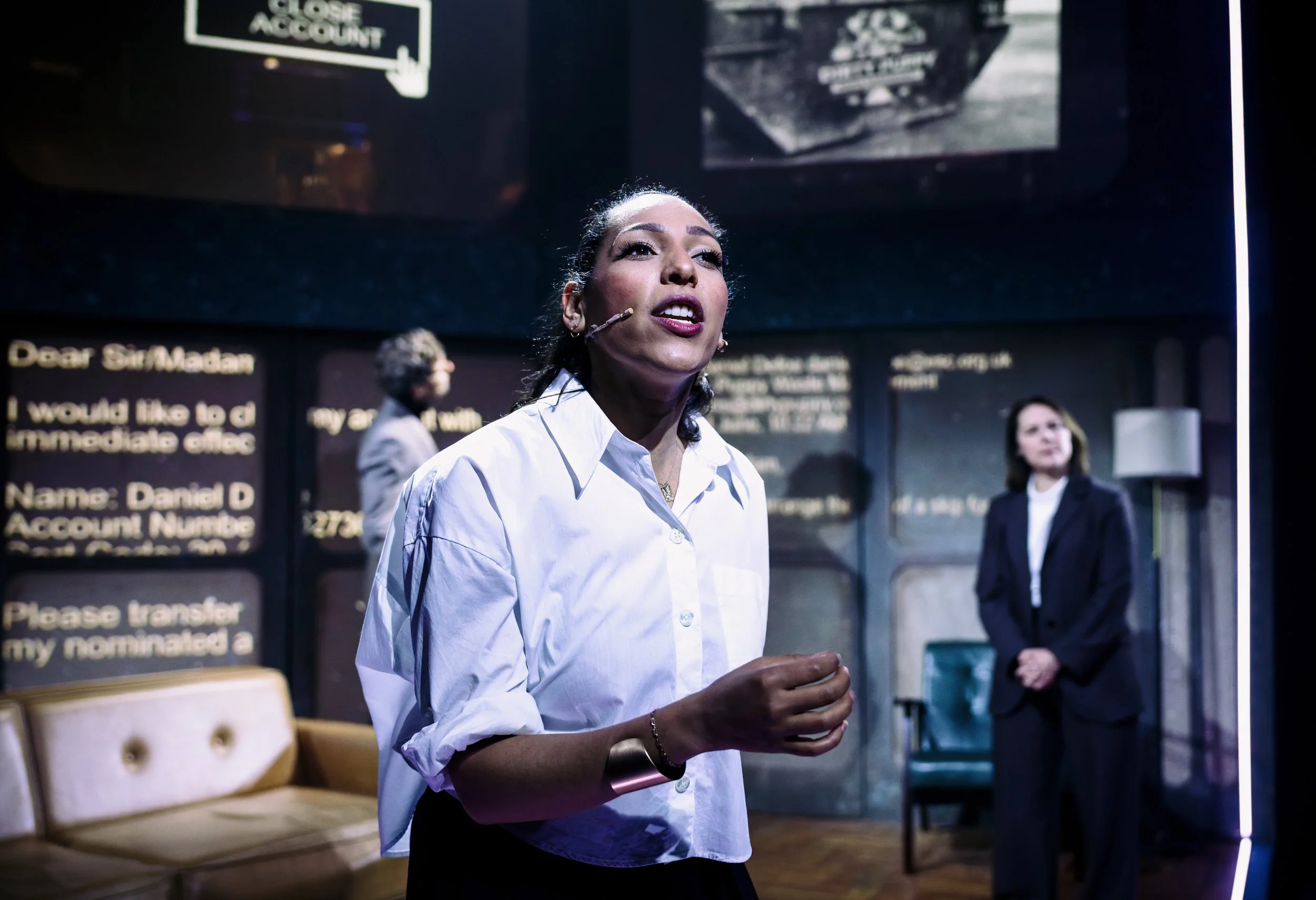 Flyby@SouthwarkPlayhouse_(c)Alex Brenner__12_6560-dx_s.jpg