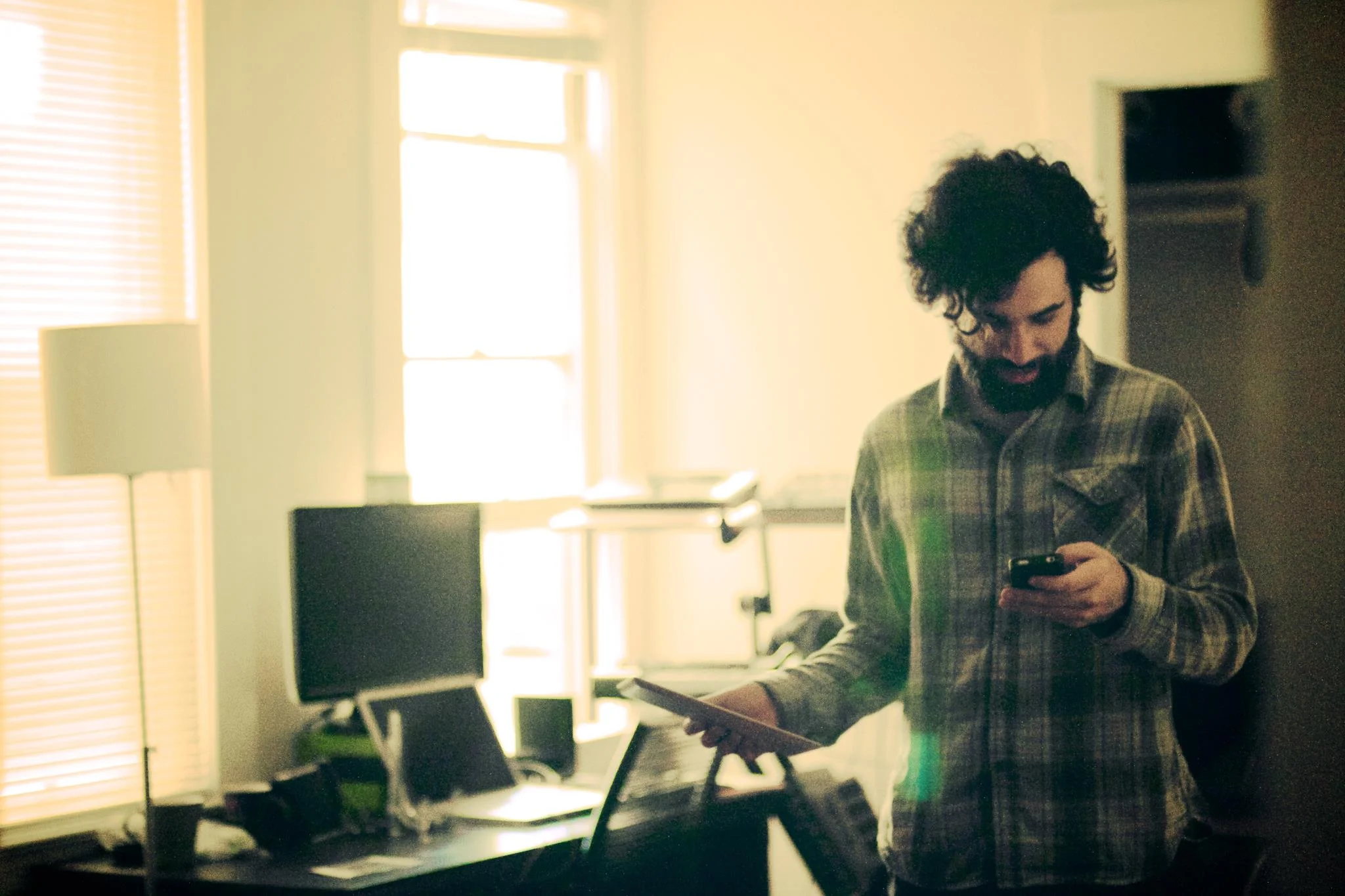 Alexander Randon (aka.&nbsp;Alexandernaut) is a hybrid Electrical Engineer, Programmer, and Computer Musician.&nbsp; He designs hardware controllers, develops professional iPad music applications, and composes music with the tools he creates. &nbsp;…