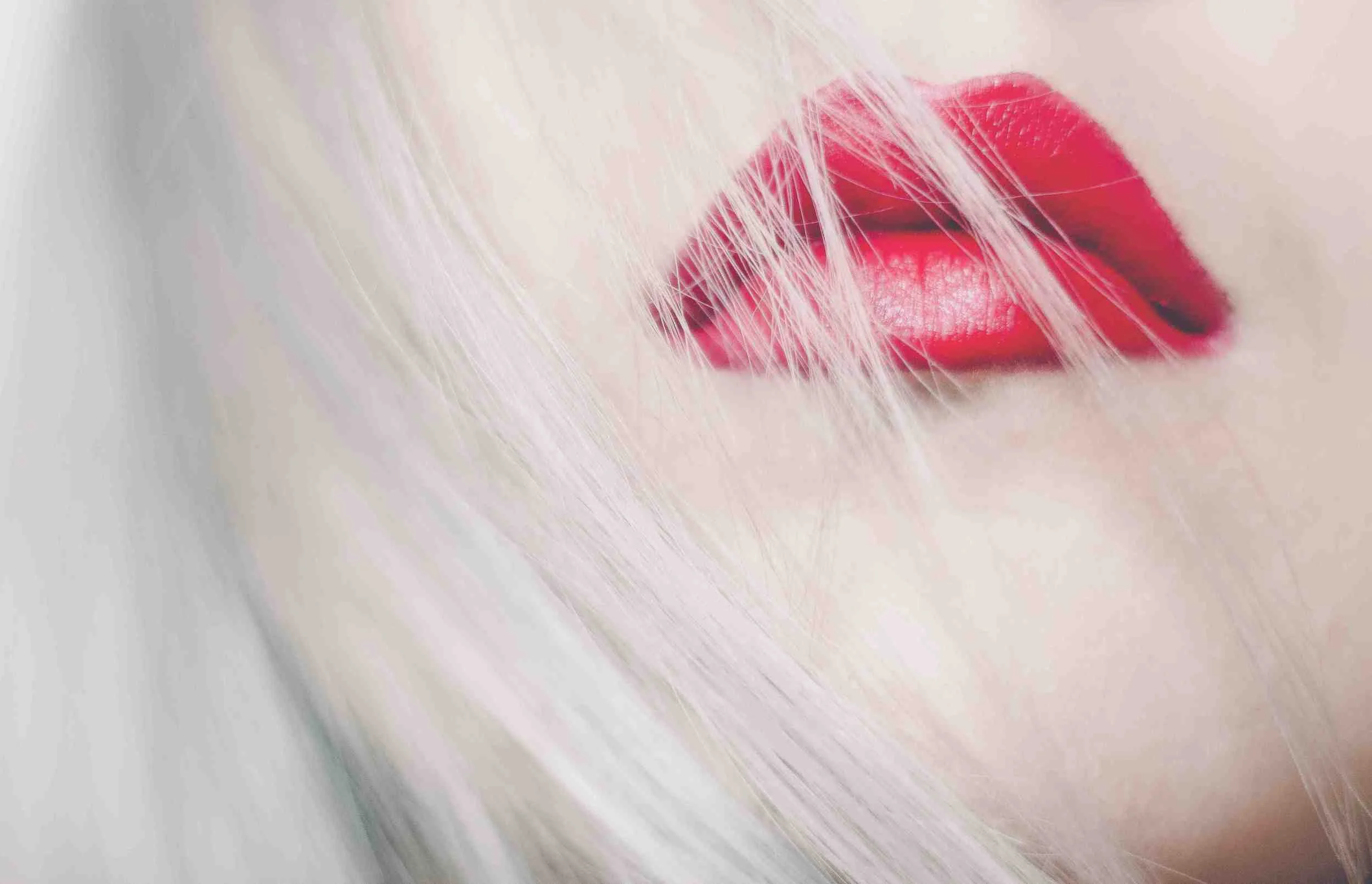 Blond lipstick - pexels-photo.jpg