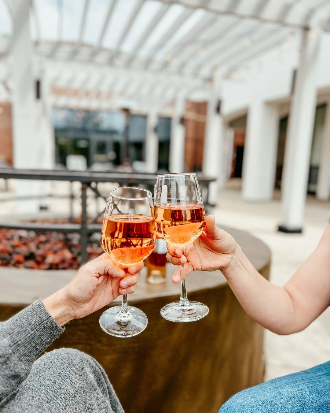 Your guests will want to see everything they can enjoy during their stay, like a glass of wine on your outside patio. We make sure to stage the ideal guest experience during our content photoshoots. Cheers to Friday! 
📸 Courtyard by Marriott Madiso