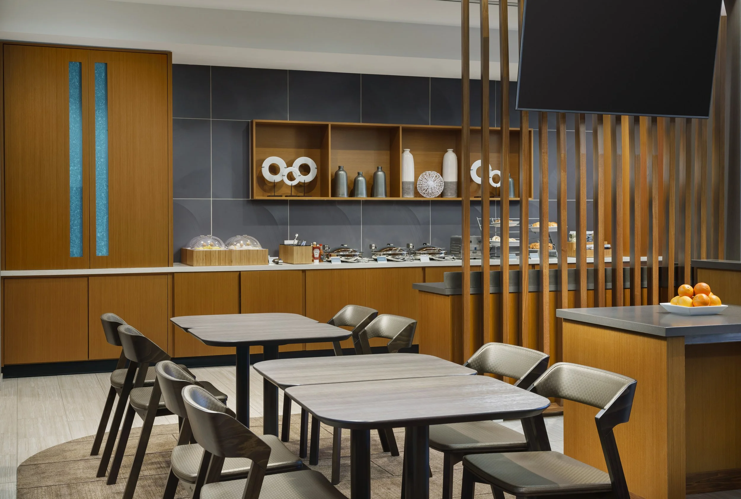 SHS_PHLSX_Breakfast_seating.jpg
