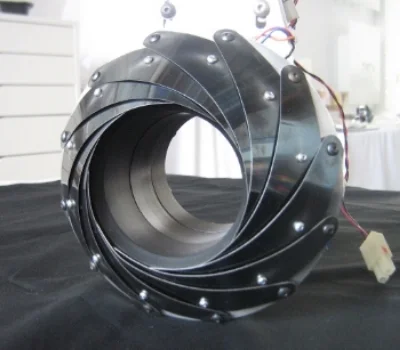  Mechanical detail,aperture open. 