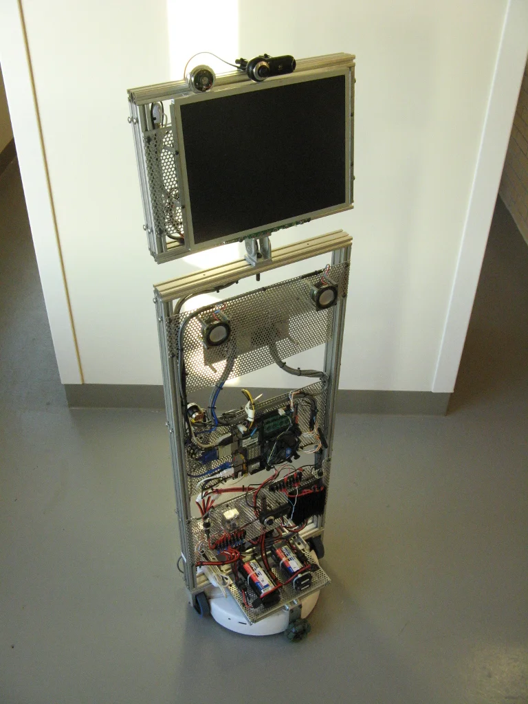  Robot, covers removed. 