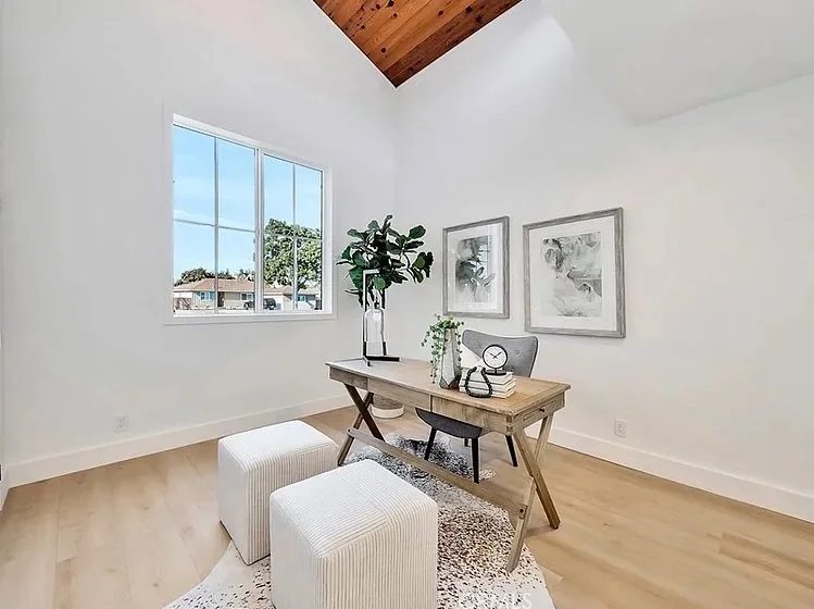 960ccf991f1080f7bba90d9207296383-cc_ft_768 copy.jpg