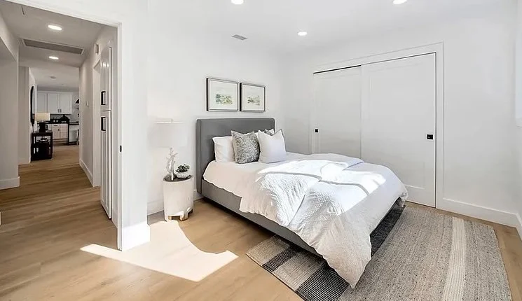 a1f2dde475c8acc2346c2a4b56503d2e-cc_ft_768 copy.jpg