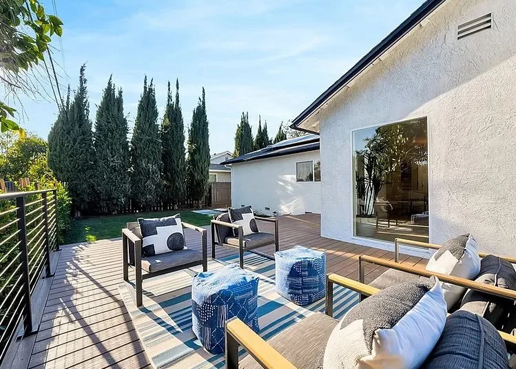 fd451d151369dd0b80878354f6a50c2e-cc_ft_768 copy.jpg