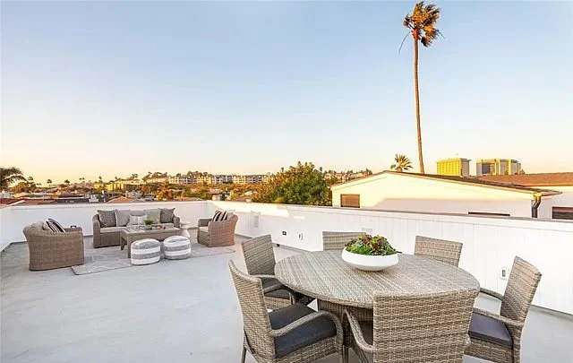 cc6159e9b9ca35296aec383e9e58026e-uncropped_scaled_within_1536_1152 copy.jpg