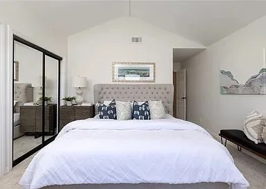 e6d9b3c54324699646093dca3bb9bdd2-cc_ft_384 copy.jpg