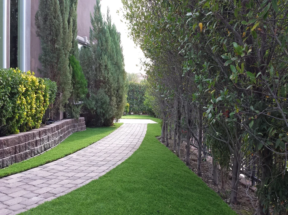 Artificial_Grass_Northridge.jpg