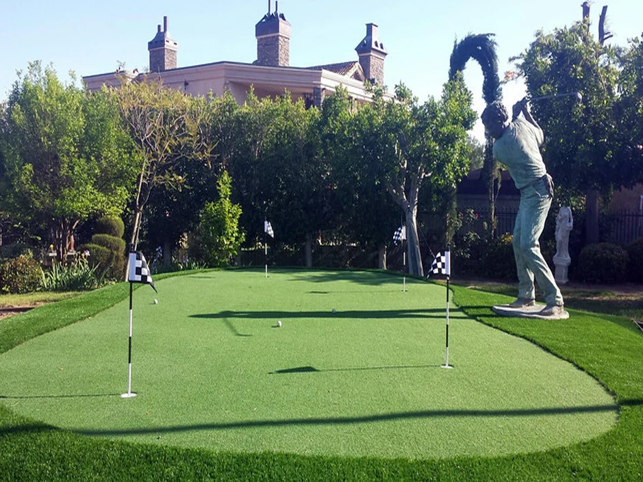 Putting_Green_Pasadena.jpg