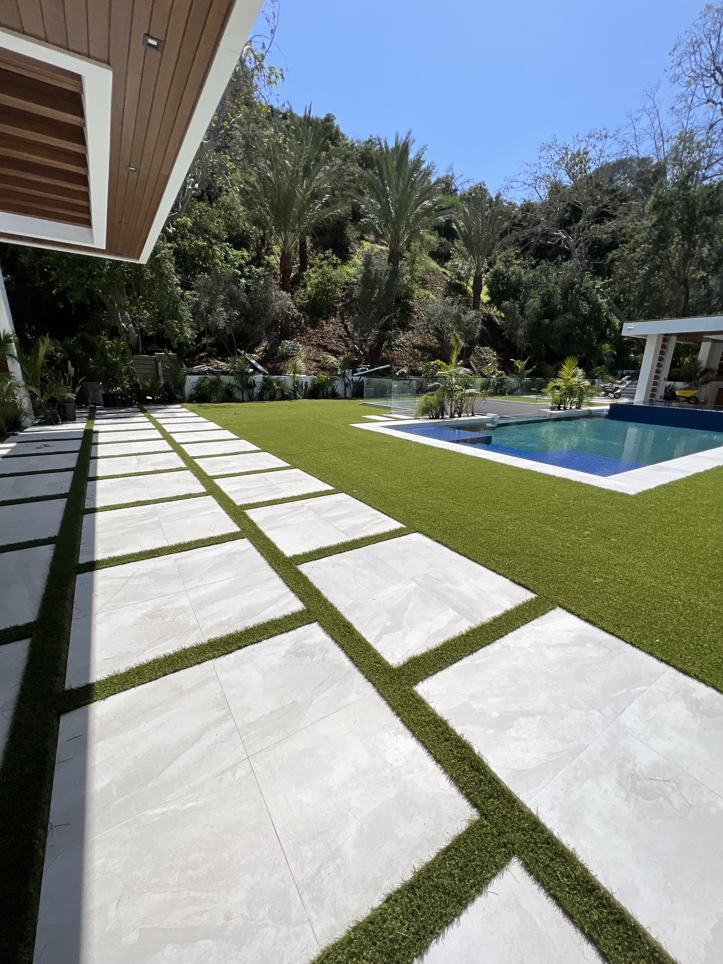 artficial_Grass_Patio.jpg