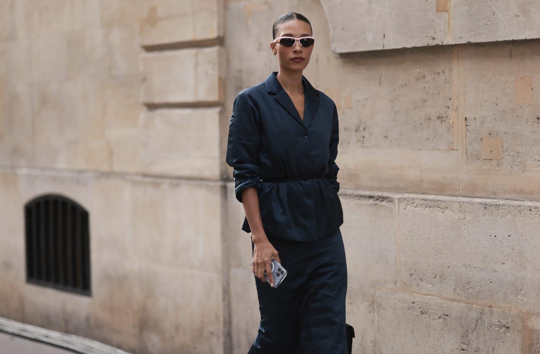 How To Master the Art of Minimalist Fashion