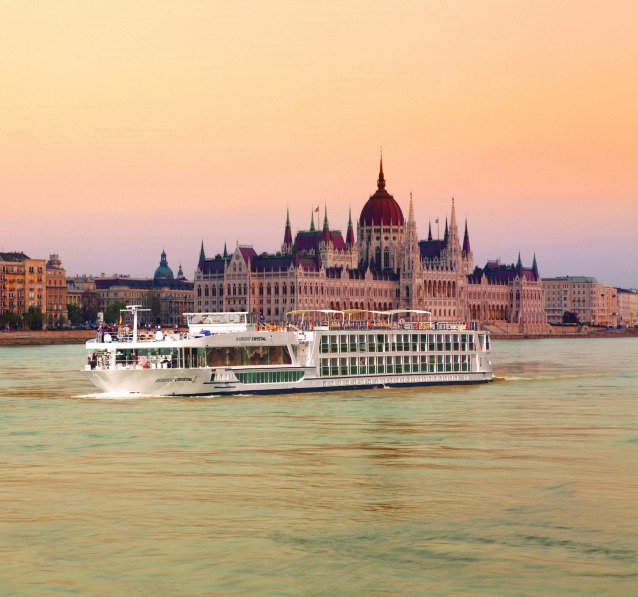 Scenic ship Budapest_638x597.jpg