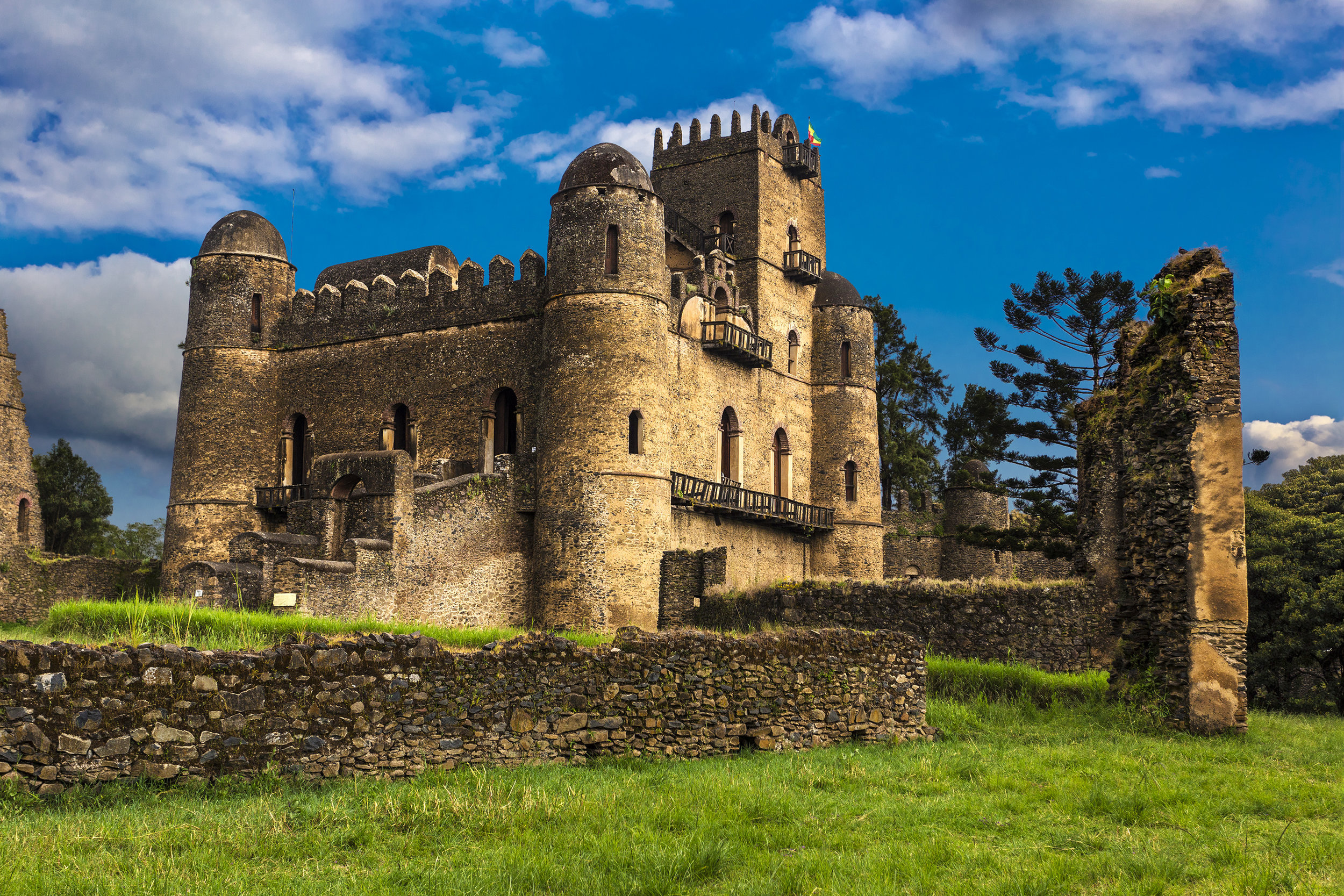 Fasil_Ghebbi_Gondar_Ethiopia.jpg