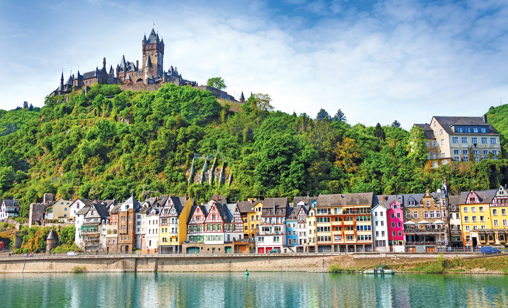 Reichsburg-Castle,-Koblenz.jpg