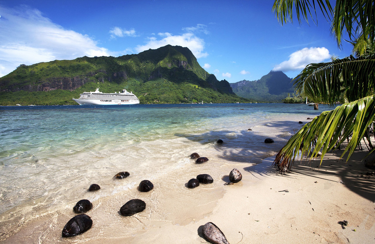 crystal-in-moorea.jpg